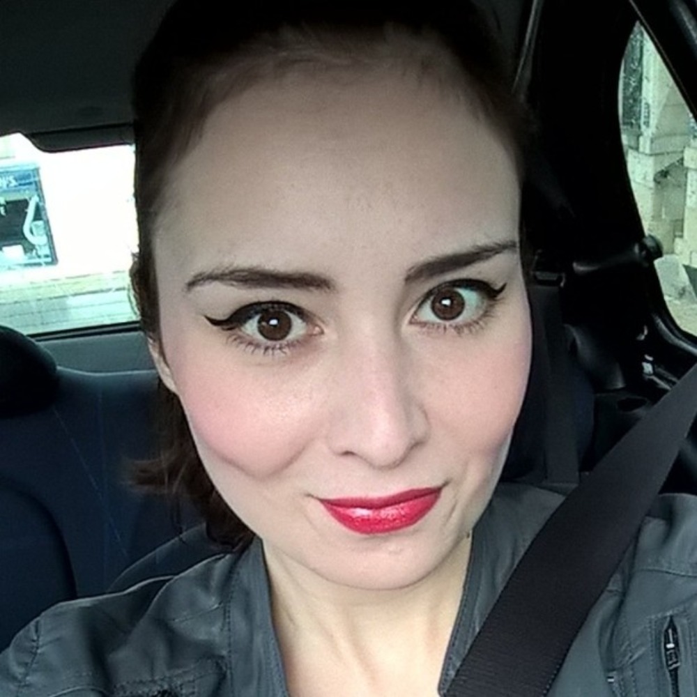 Meet your Posher, Nicole